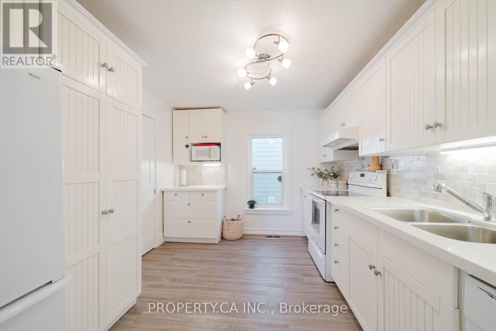 131 COOK'S BAY DRIVE - 22
