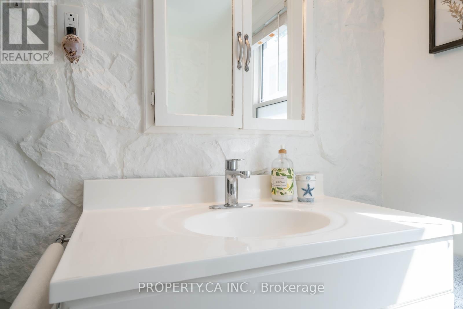 131 COOK'S BAY DRIVE - 31
