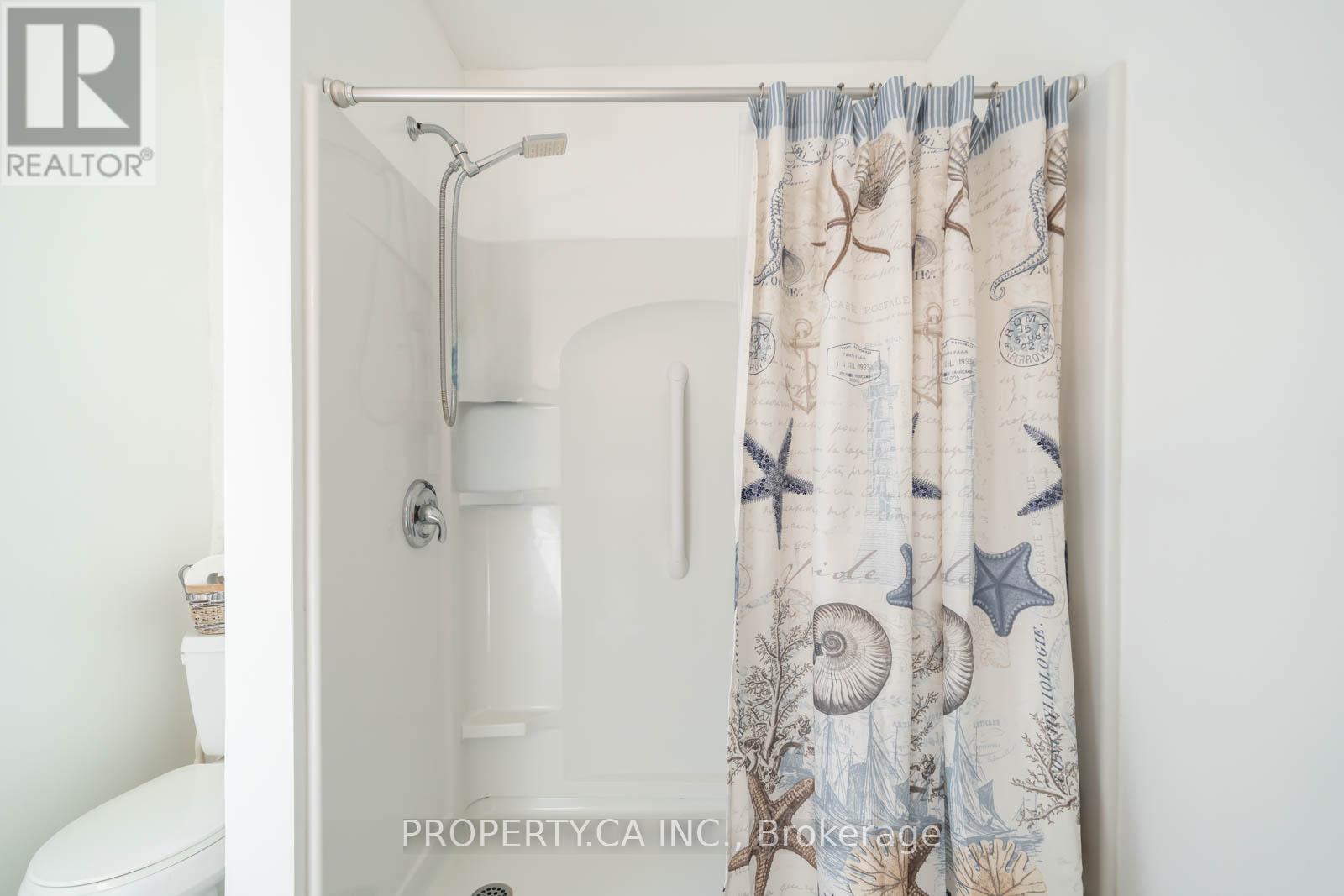 131 COOK'S BAY DRIVE - 32