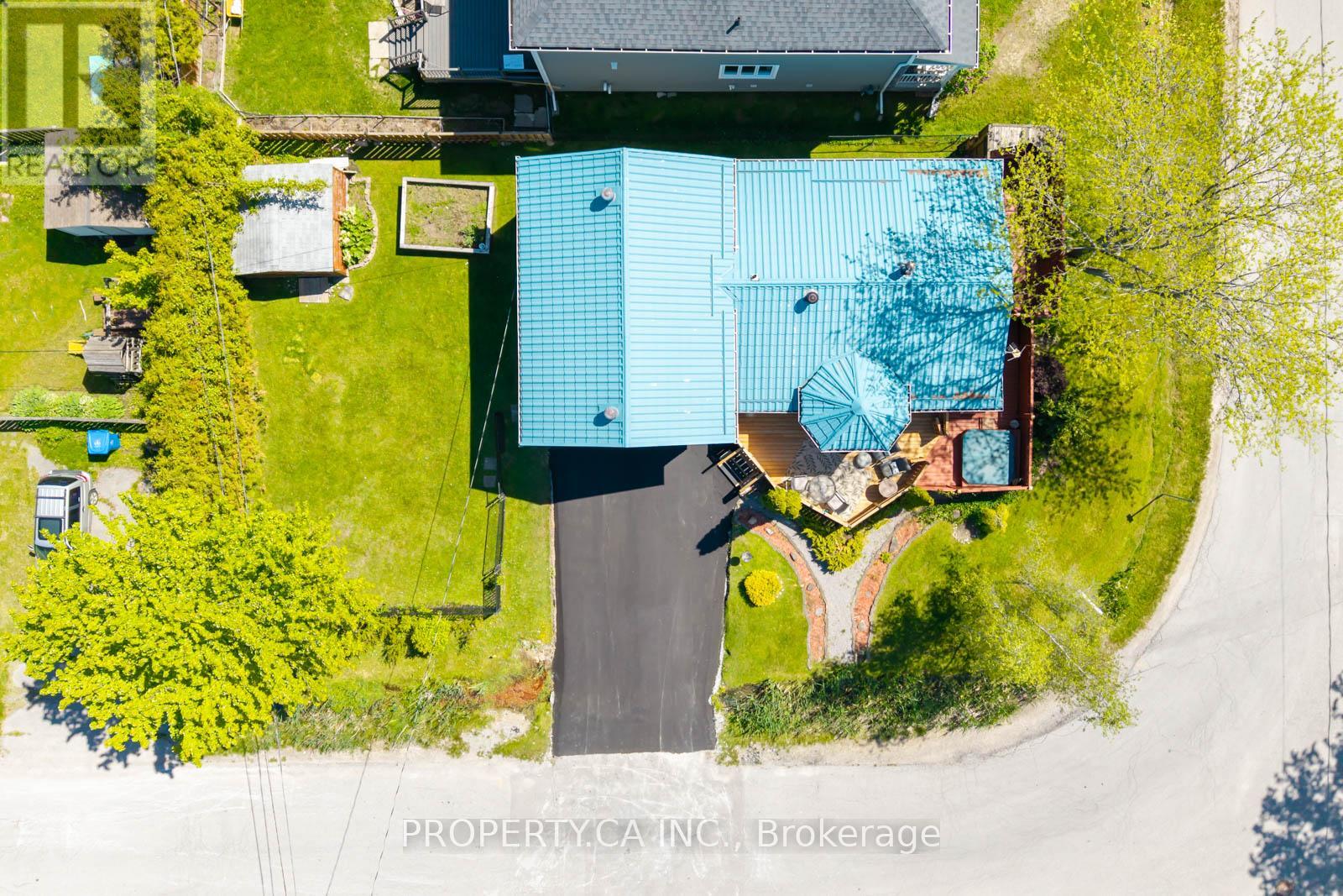 131 COOK'S BAY DRIVE - 36