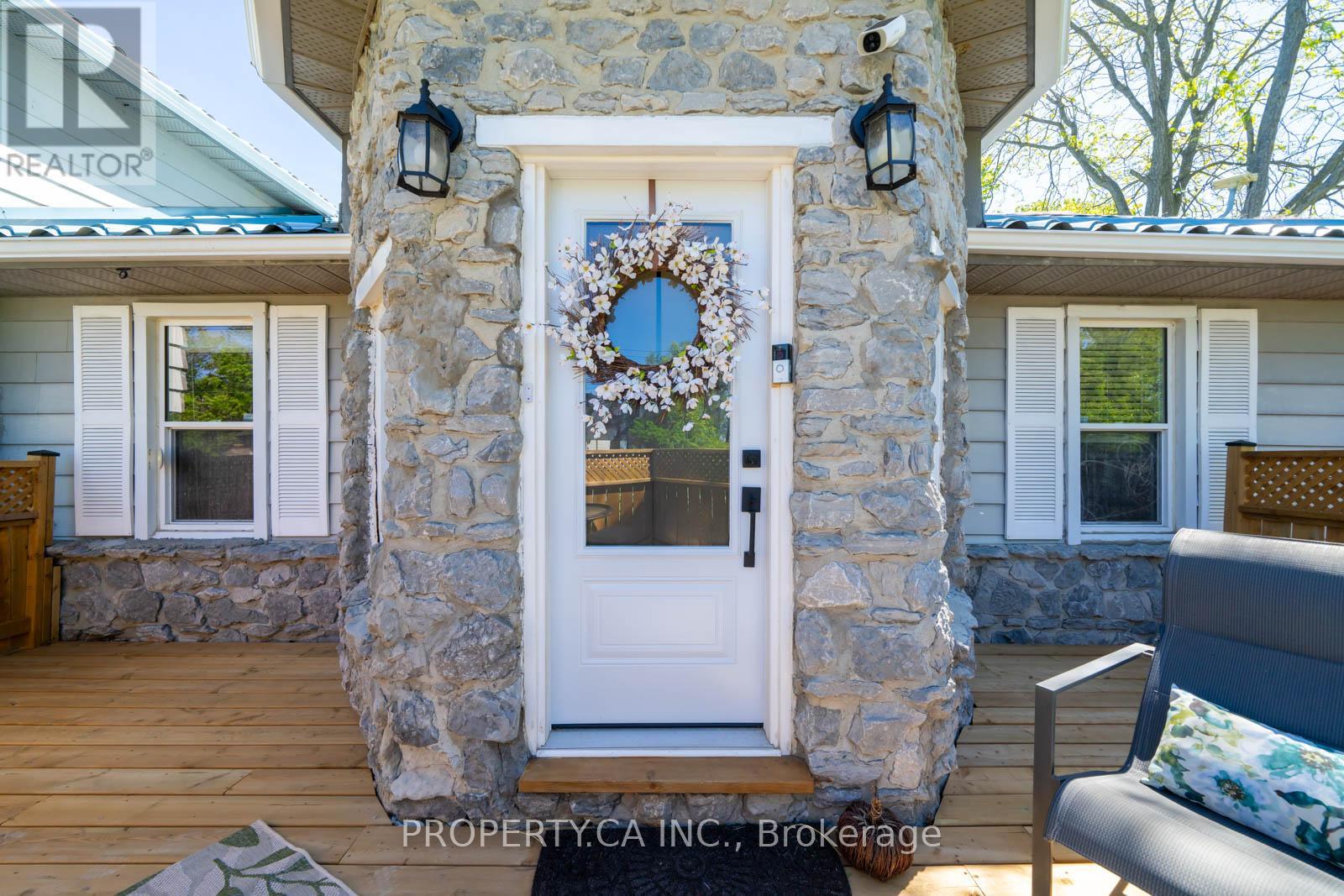131 COOK'S BAY DRIVE - 8