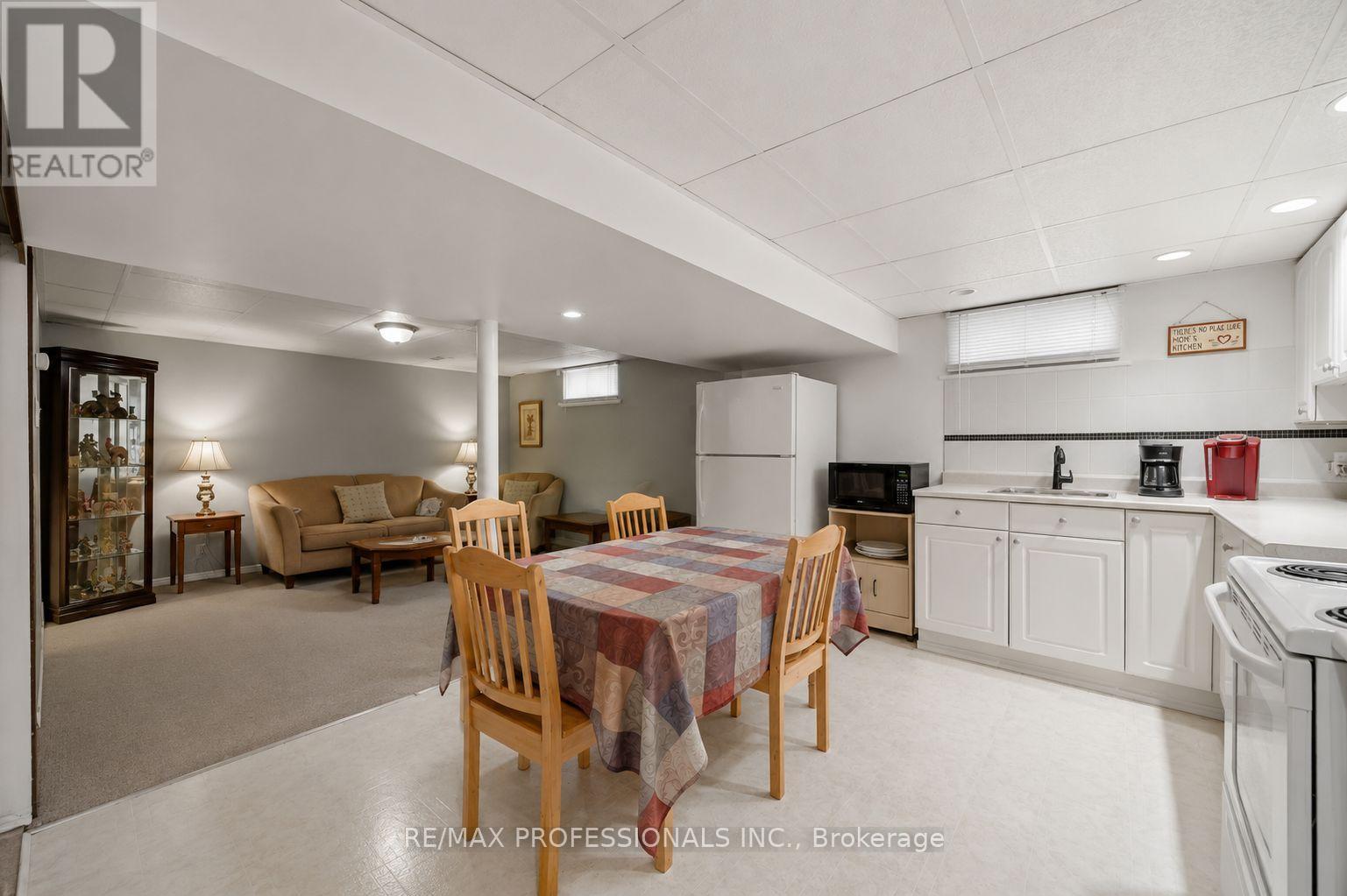 15 HUNTSMOOR ROAD - 10