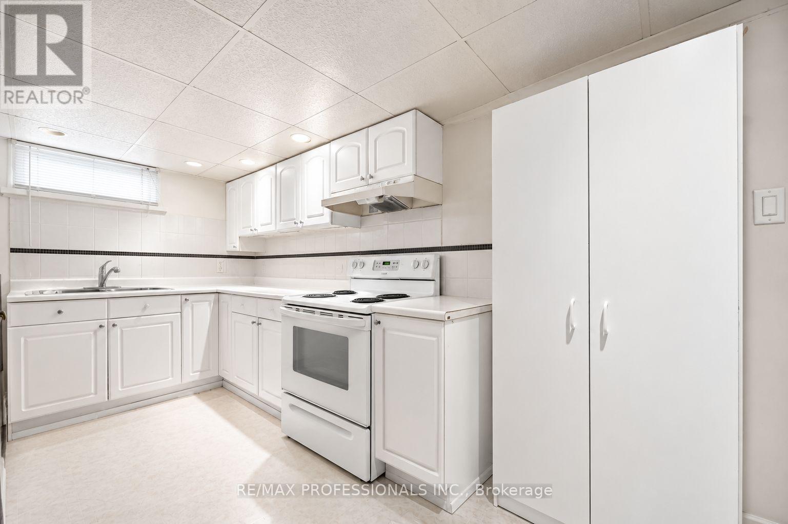 15 HUNTSMOOR ROAD - 11