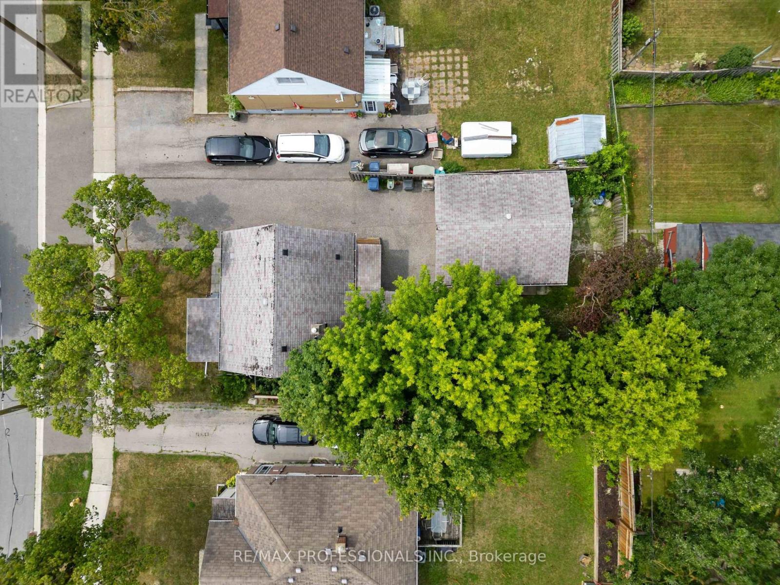 15 HUNTSMOOR ROAD - 17