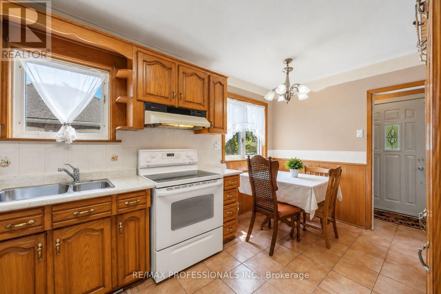 15 HUNTSMOOR ROAD - 4