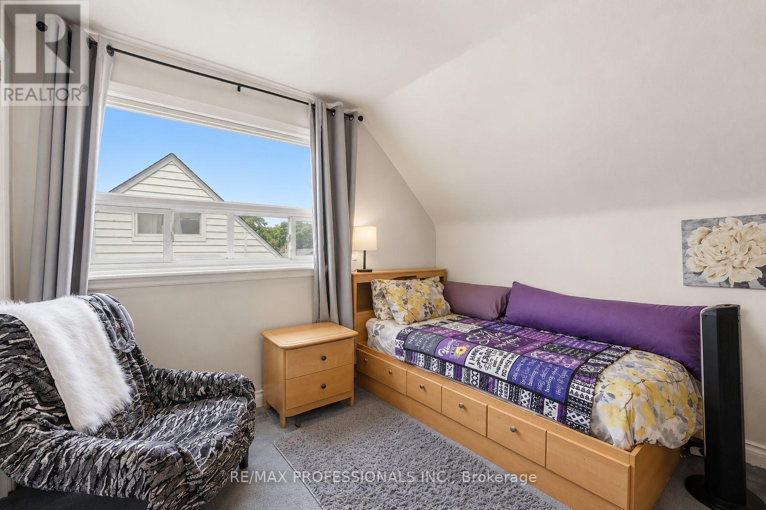 15 HUNTSMOOR ROAD - 8