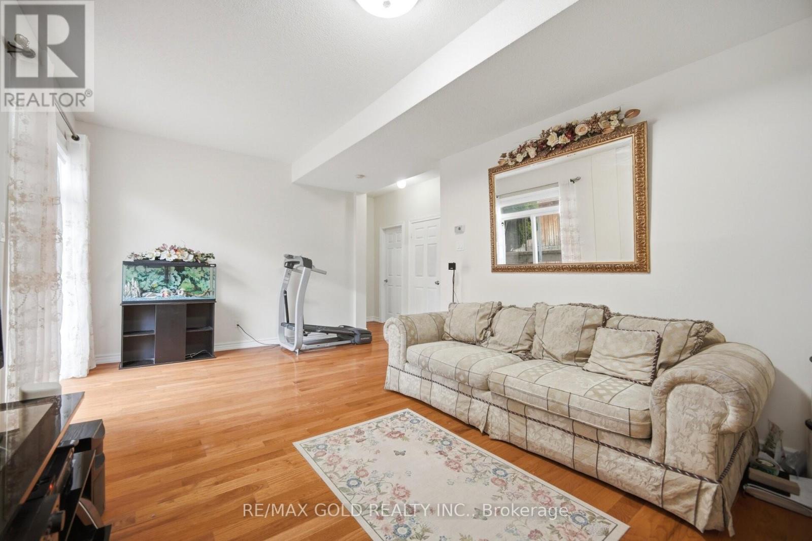 77 TRAILSIDE WALK - Image 13