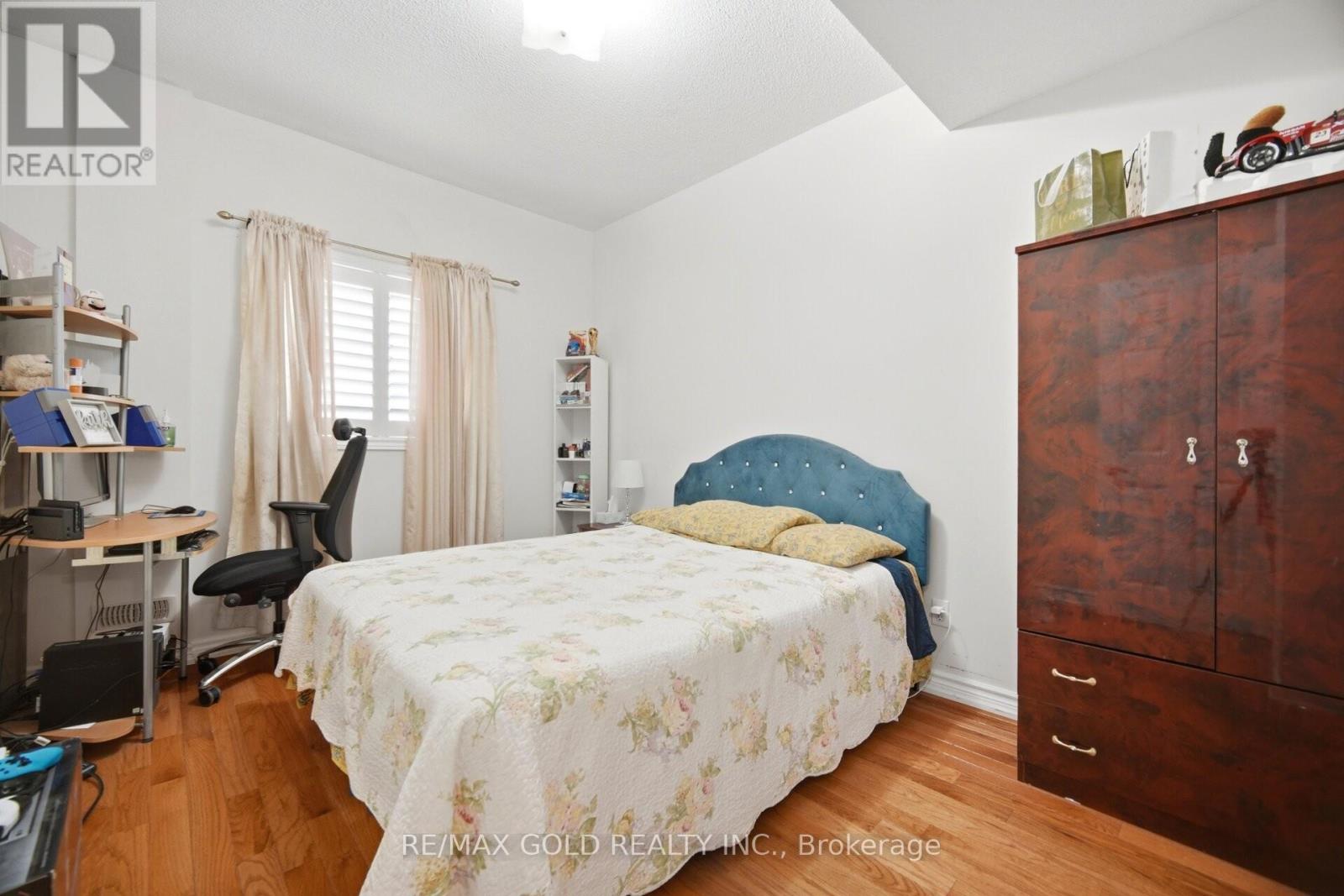 77 TRAILSIDE WALK - 14