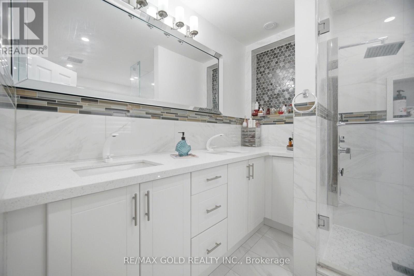 77 TRAILSIDE WALK - Image 18