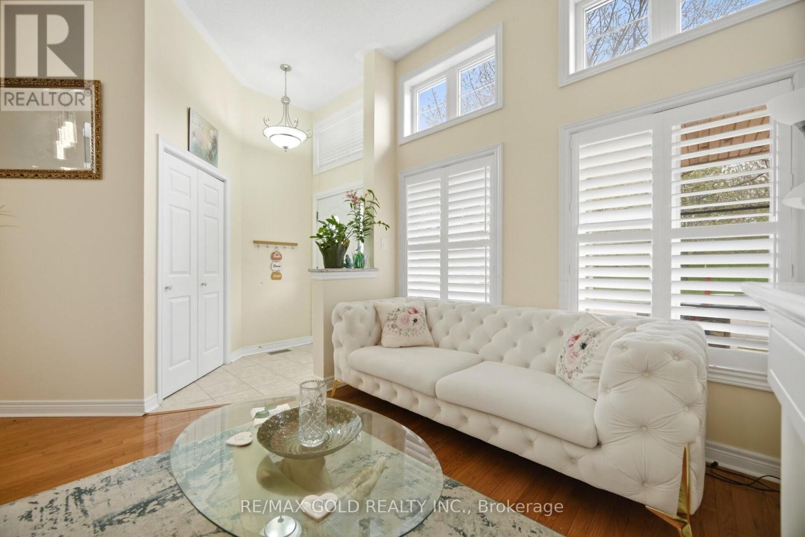 77 TRAILSIDE WALK - 2