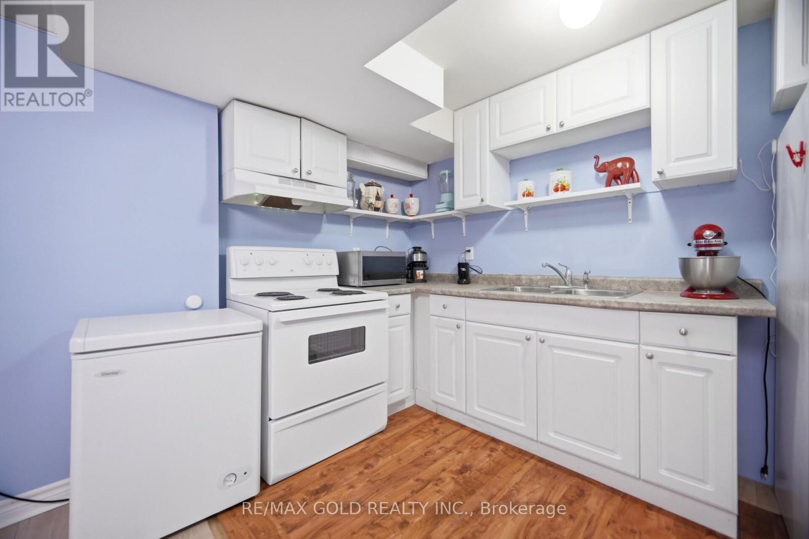 77 TRAILSIDE WALK - 23