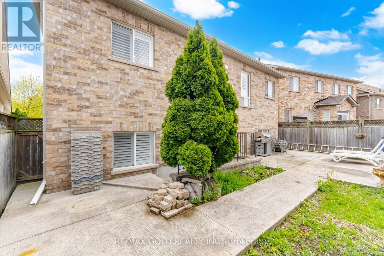 77 TRAILSIDE WALK - 27