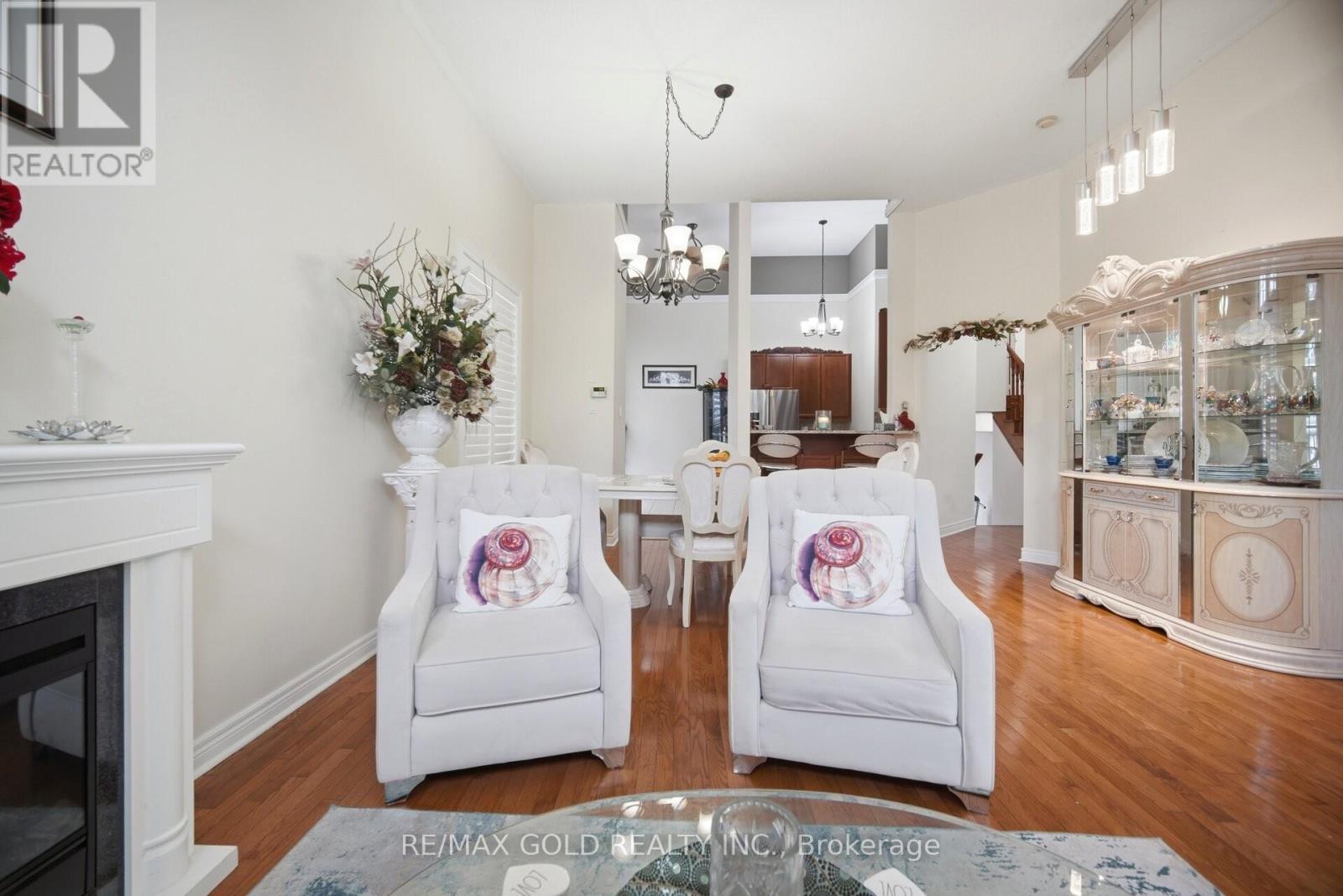 77 TRAILSIDE WALK - 4