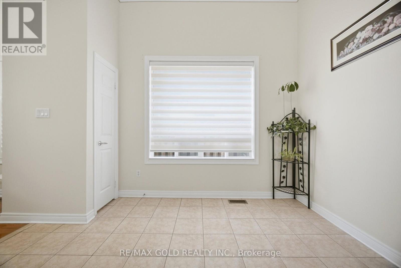 77 TRAILSIDE WALK - Image 7