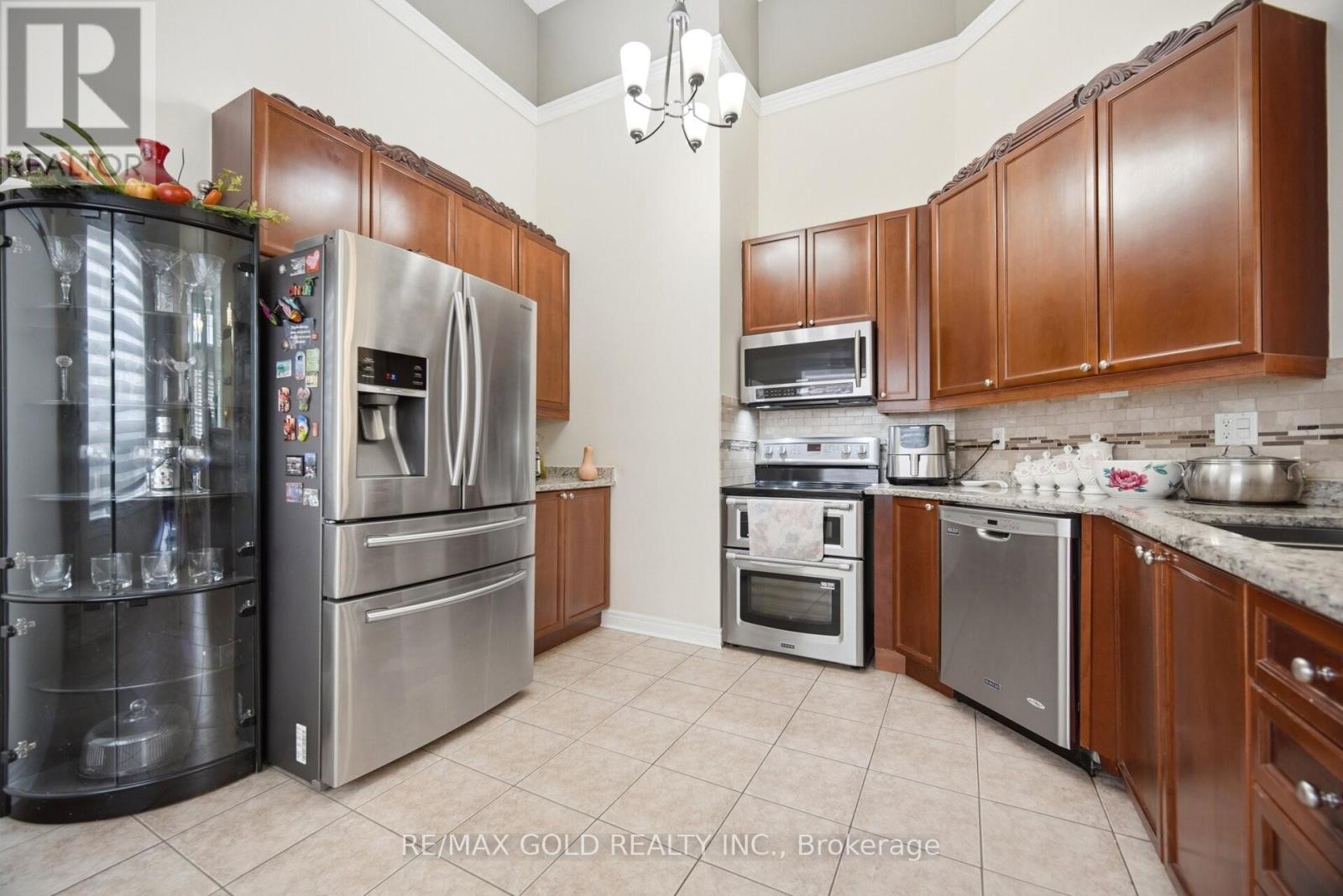 77 TRAILSIDE WALK - Image 9