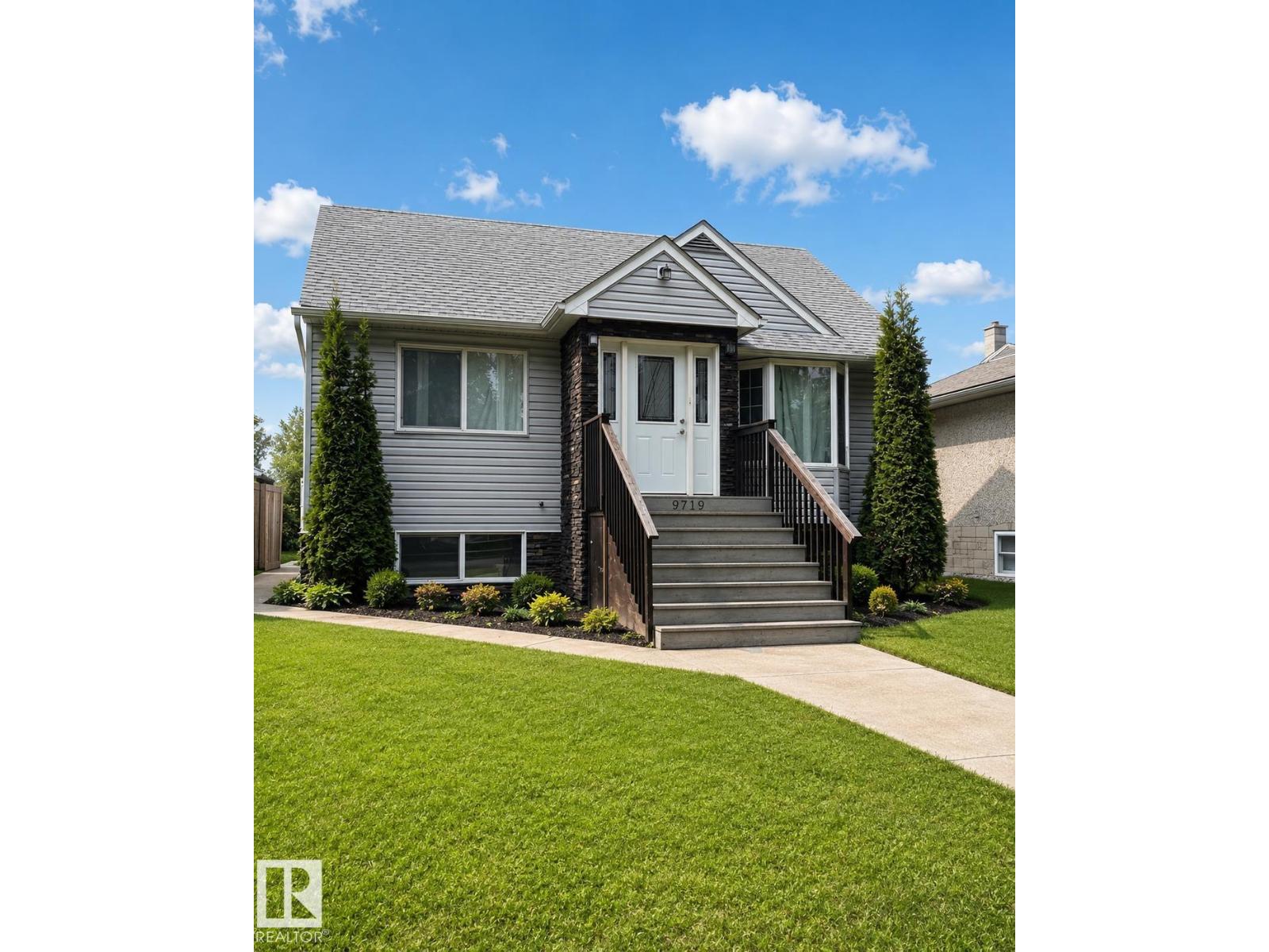 9719 71 AV NW, Hazeldean, Edmonton photo 2