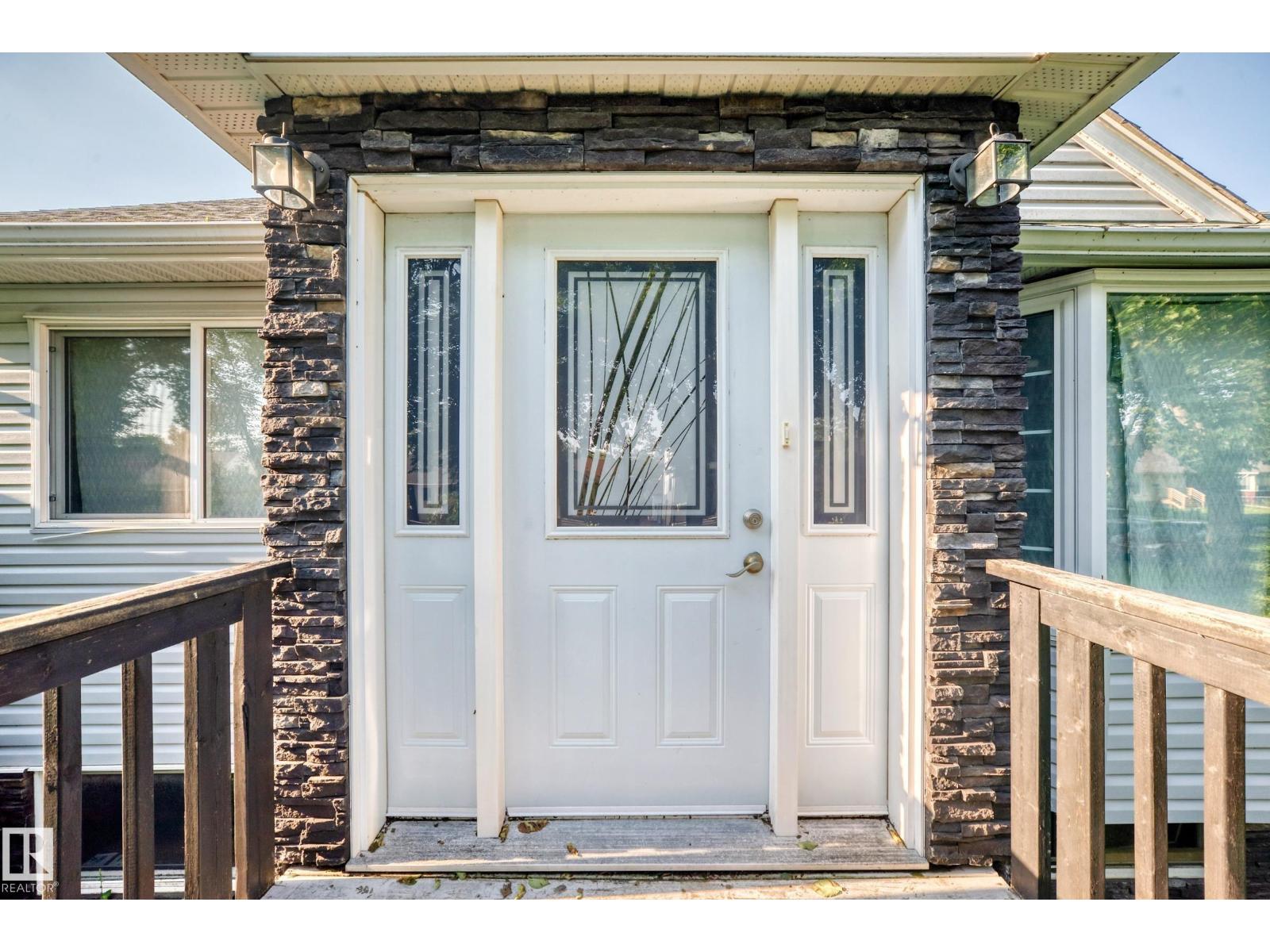 9719 71 AV NW - 4