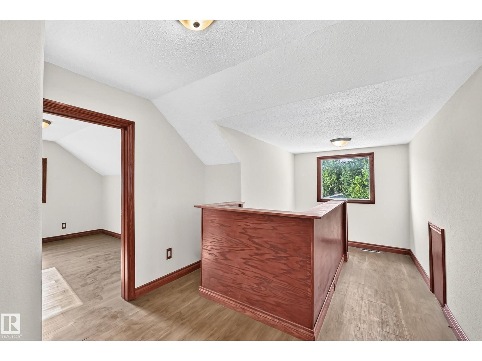 9719 71 AV NW - Image 33