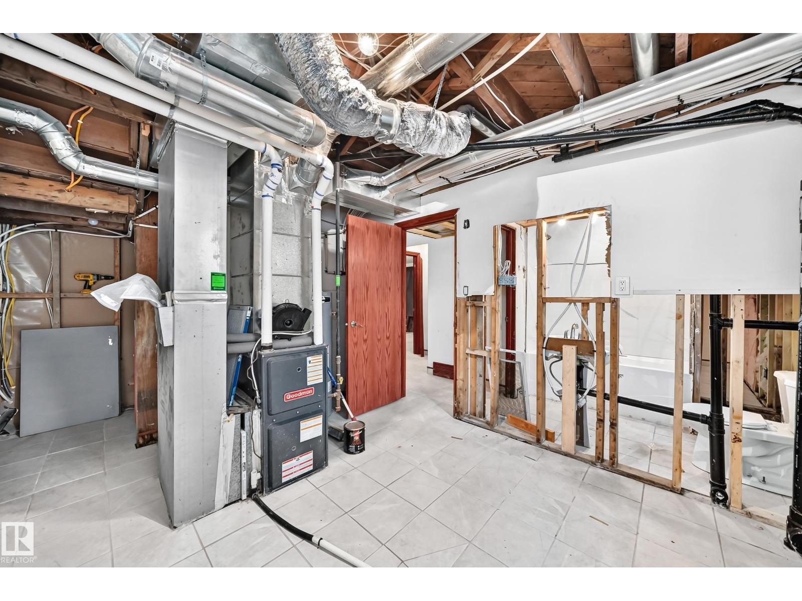 9719 71 AV NW - Image 49