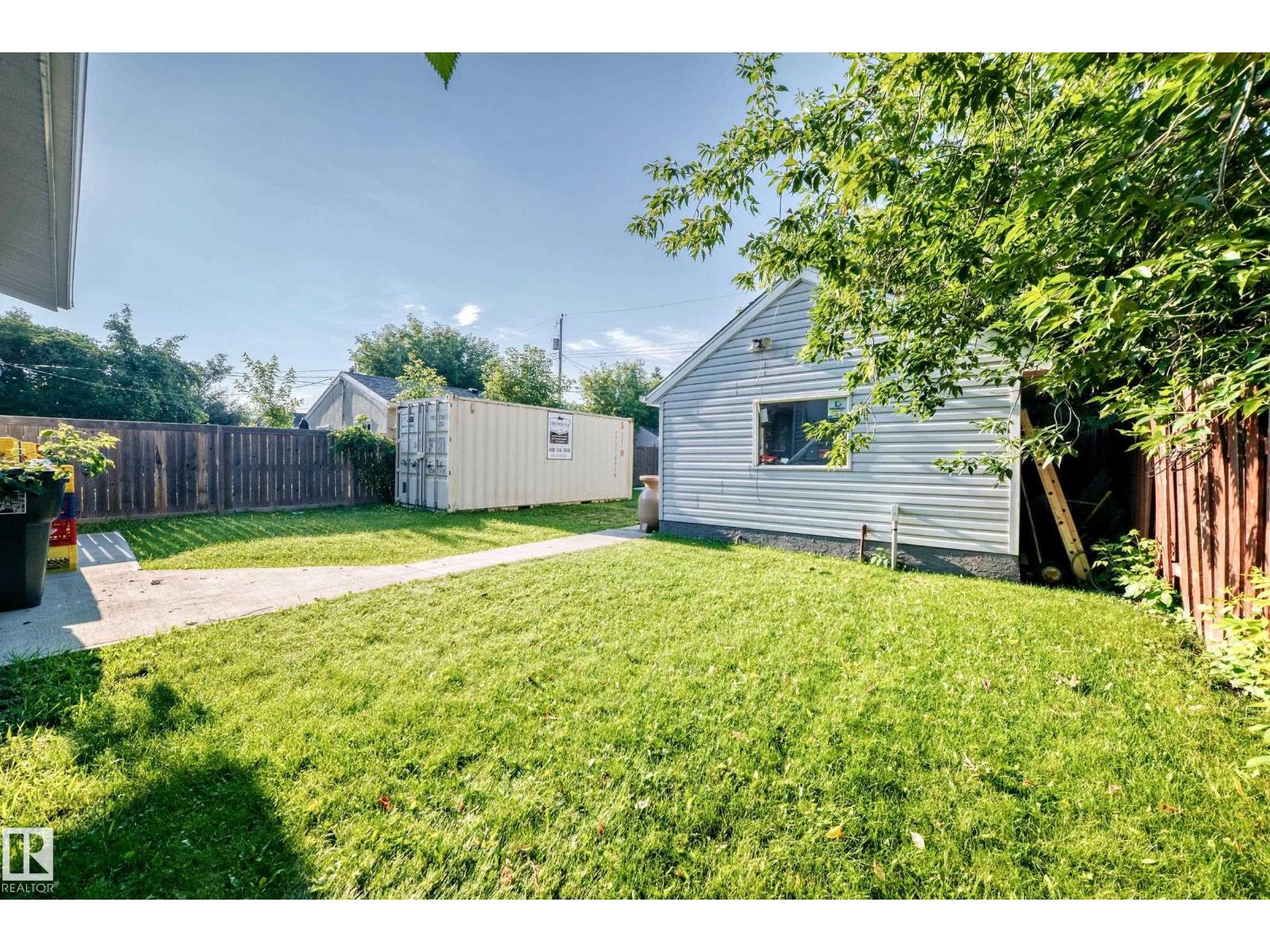 9719 71 AV NW - Image 55