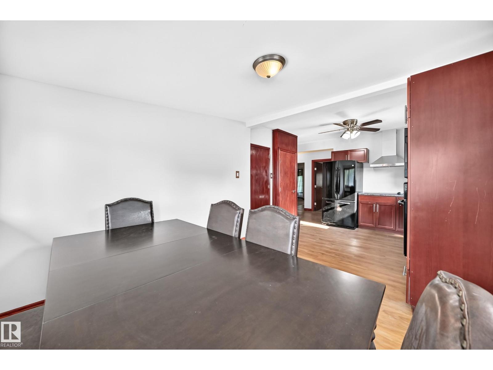 9719 71 AV NW - 18