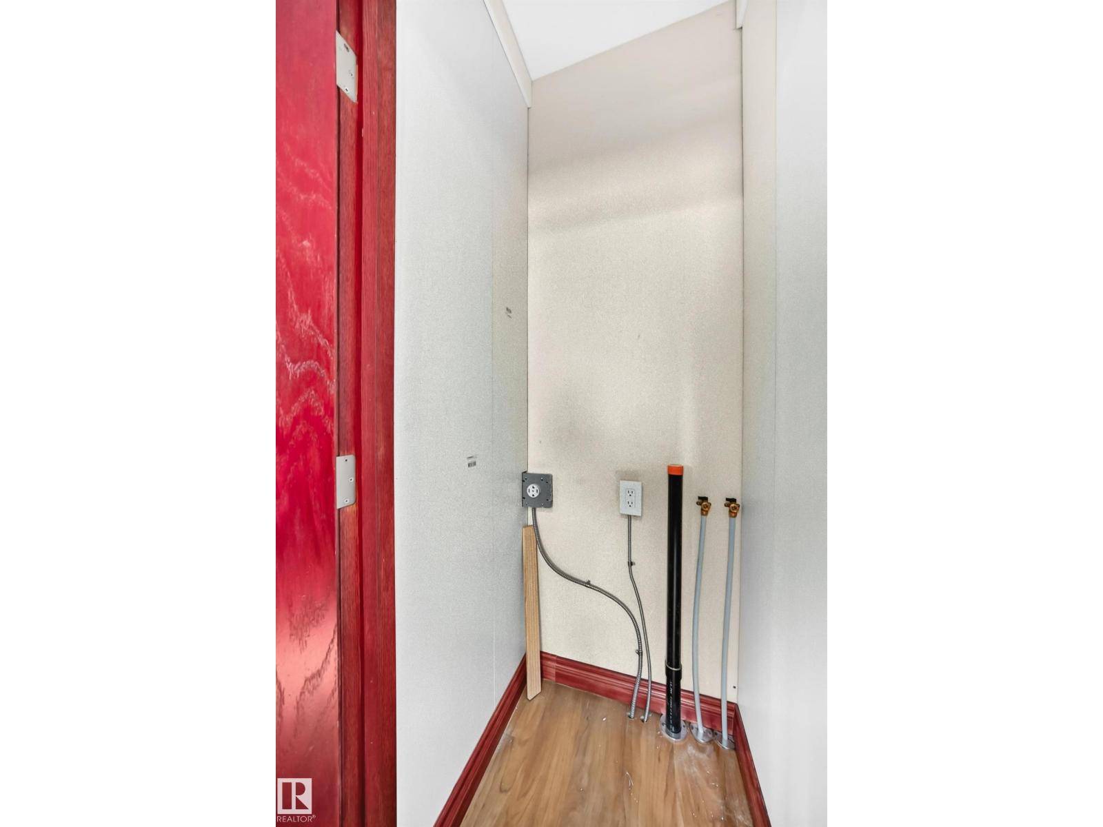 9719 71 AV NW - Image 28