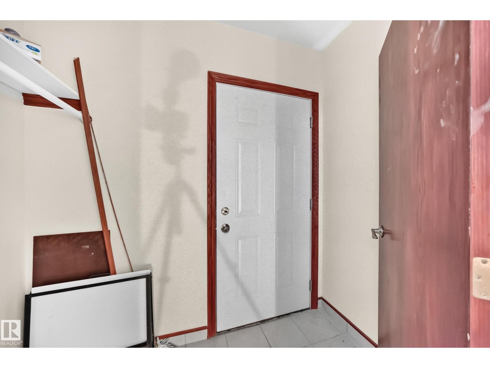 9719 71 AV NW - Image 29
