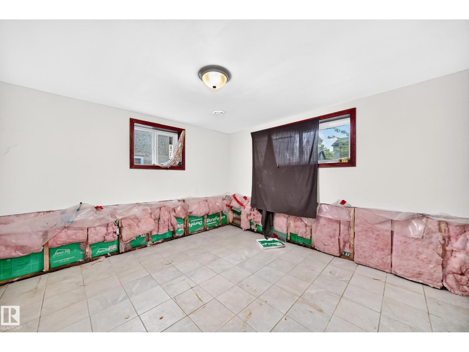 9719 71 AV NW - Image 40