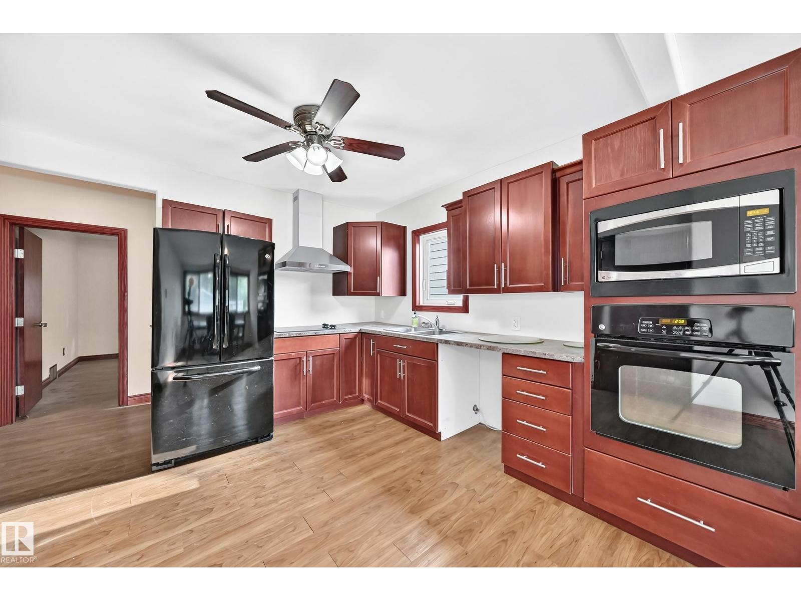 9719 71 AV NW - Image 13