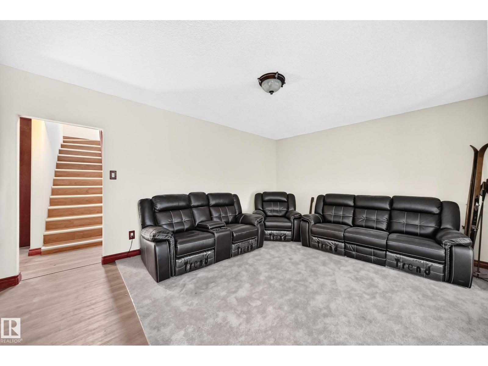 9719 71 AV NW - Image 9