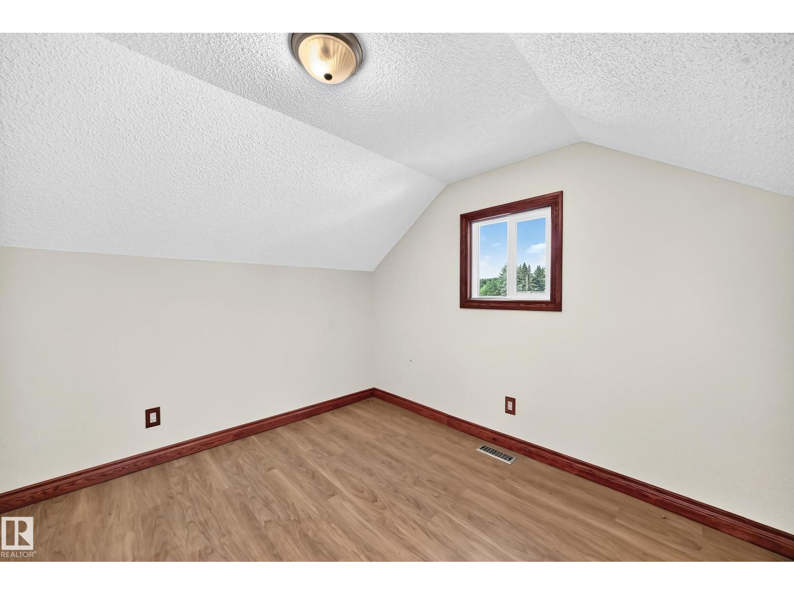9719 71 AV NW - Image 31