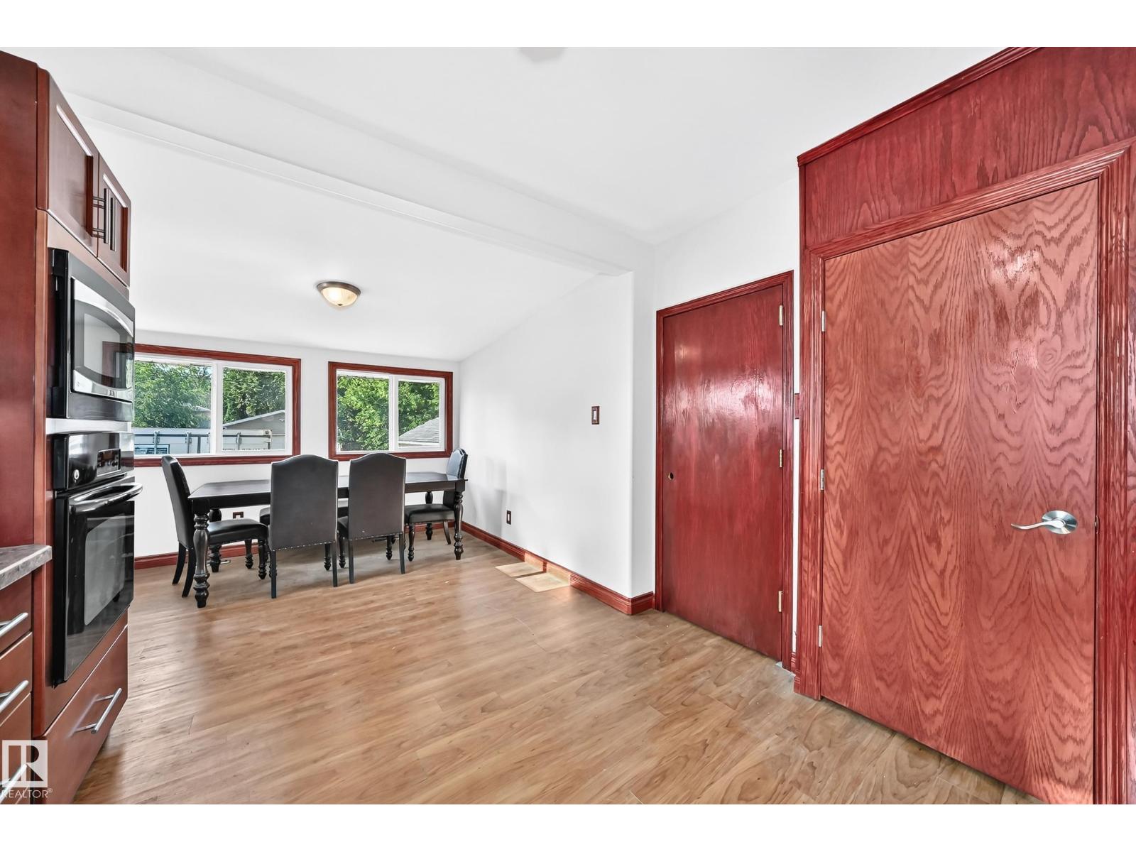 9719 71 AV NW - Image 15