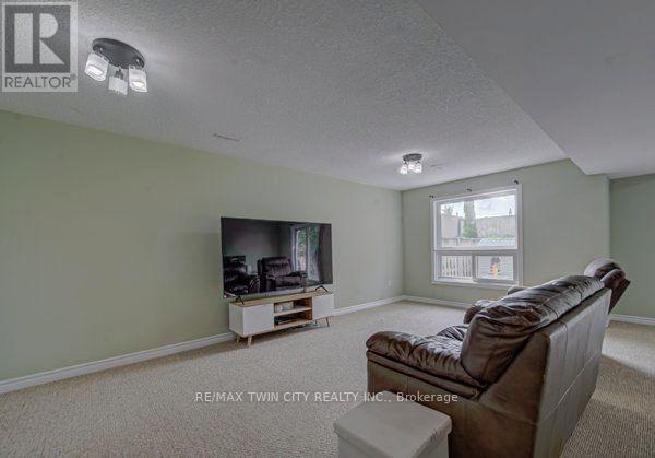 37 WINGFIELD AVENUE - 27