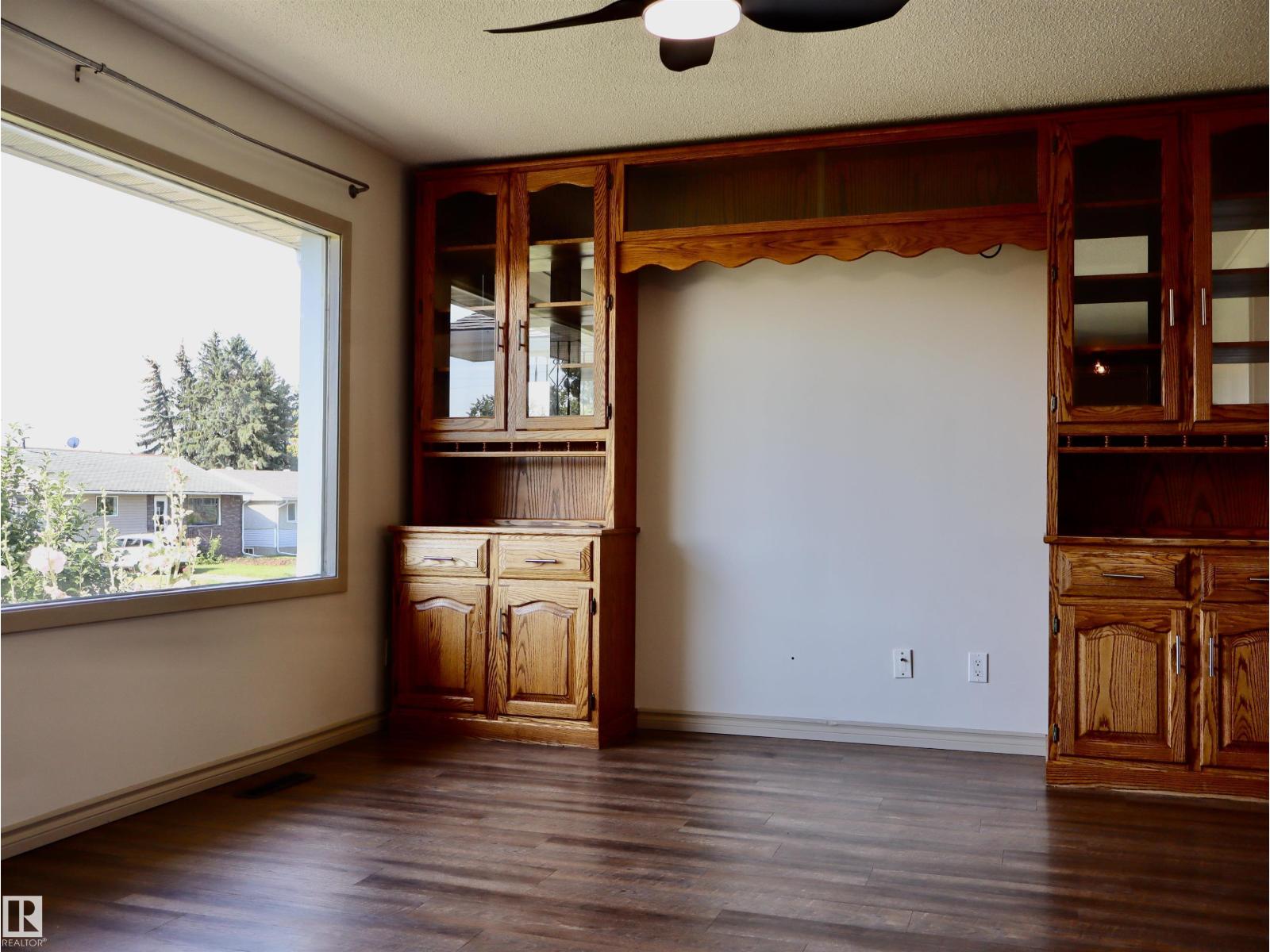4306 - 55 Ave - Image 12