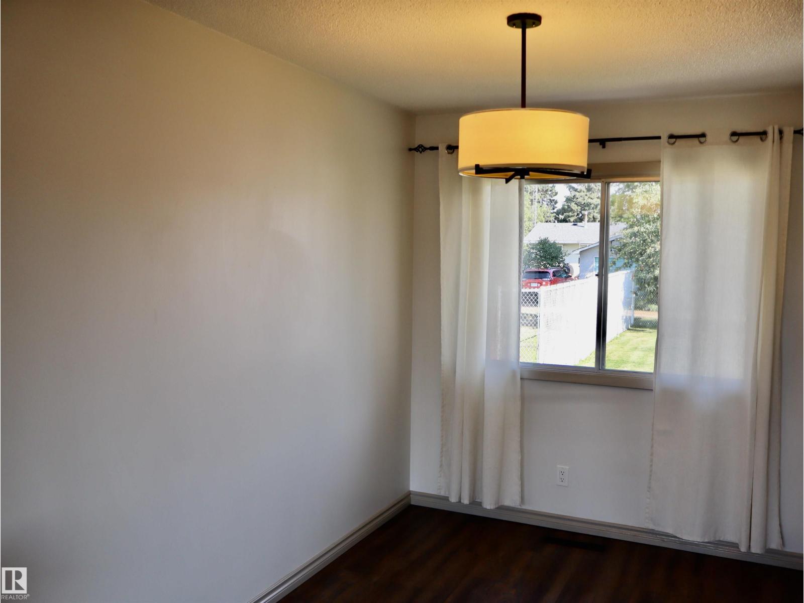 4306 - 55 Ave - 17