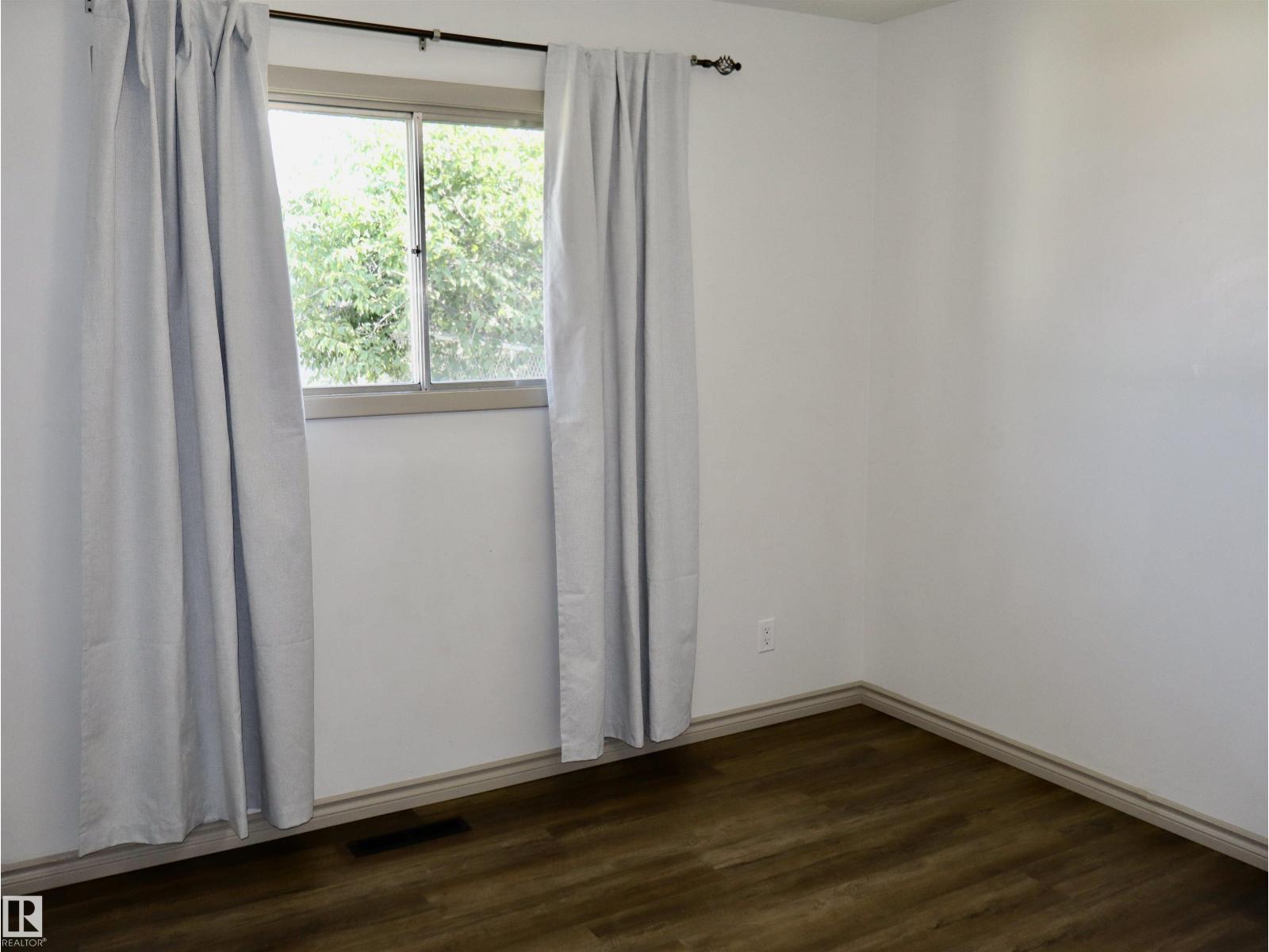 4306 - 55 Ave - 28