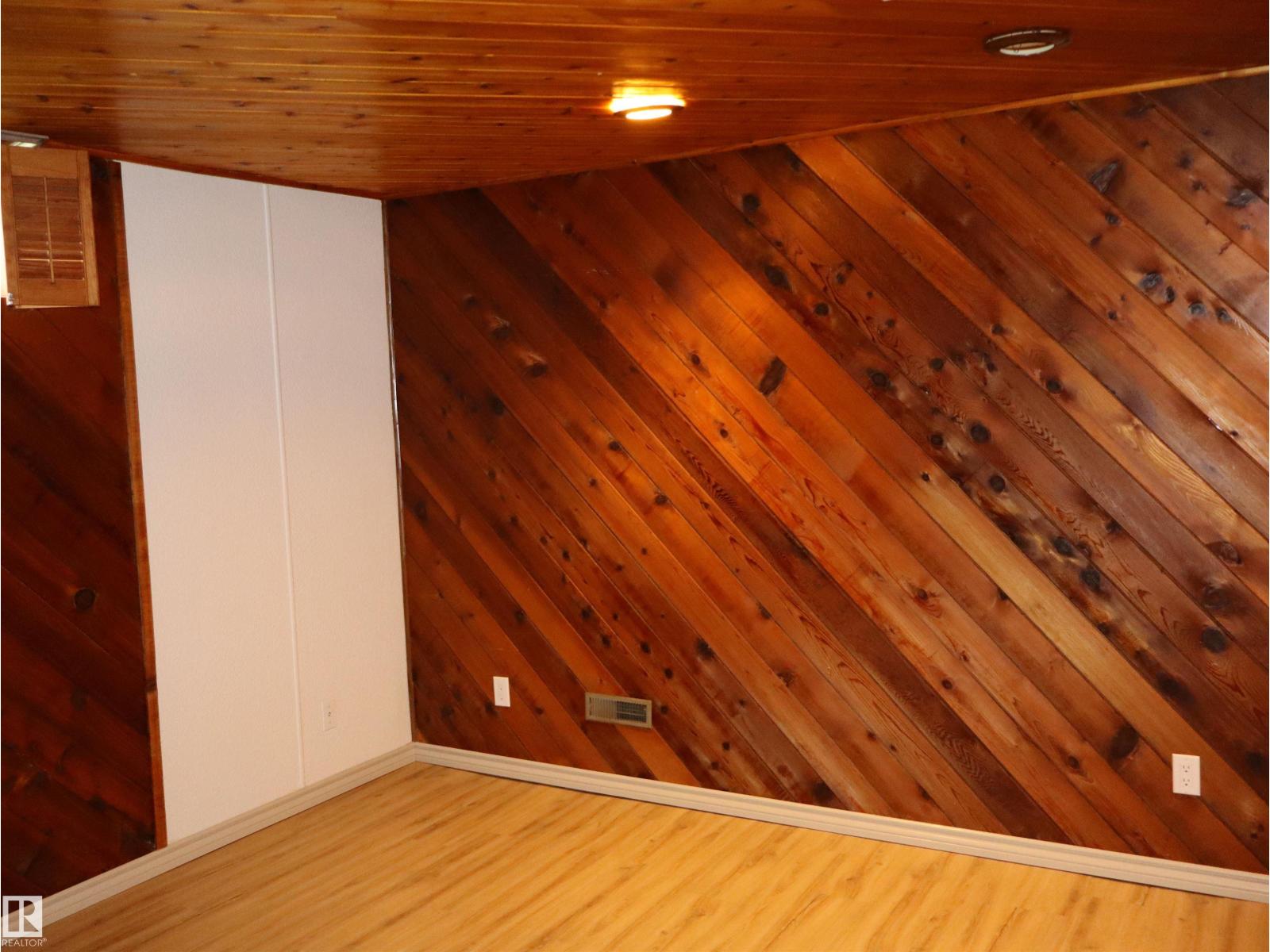 4306 - 55 Ave - Image 37