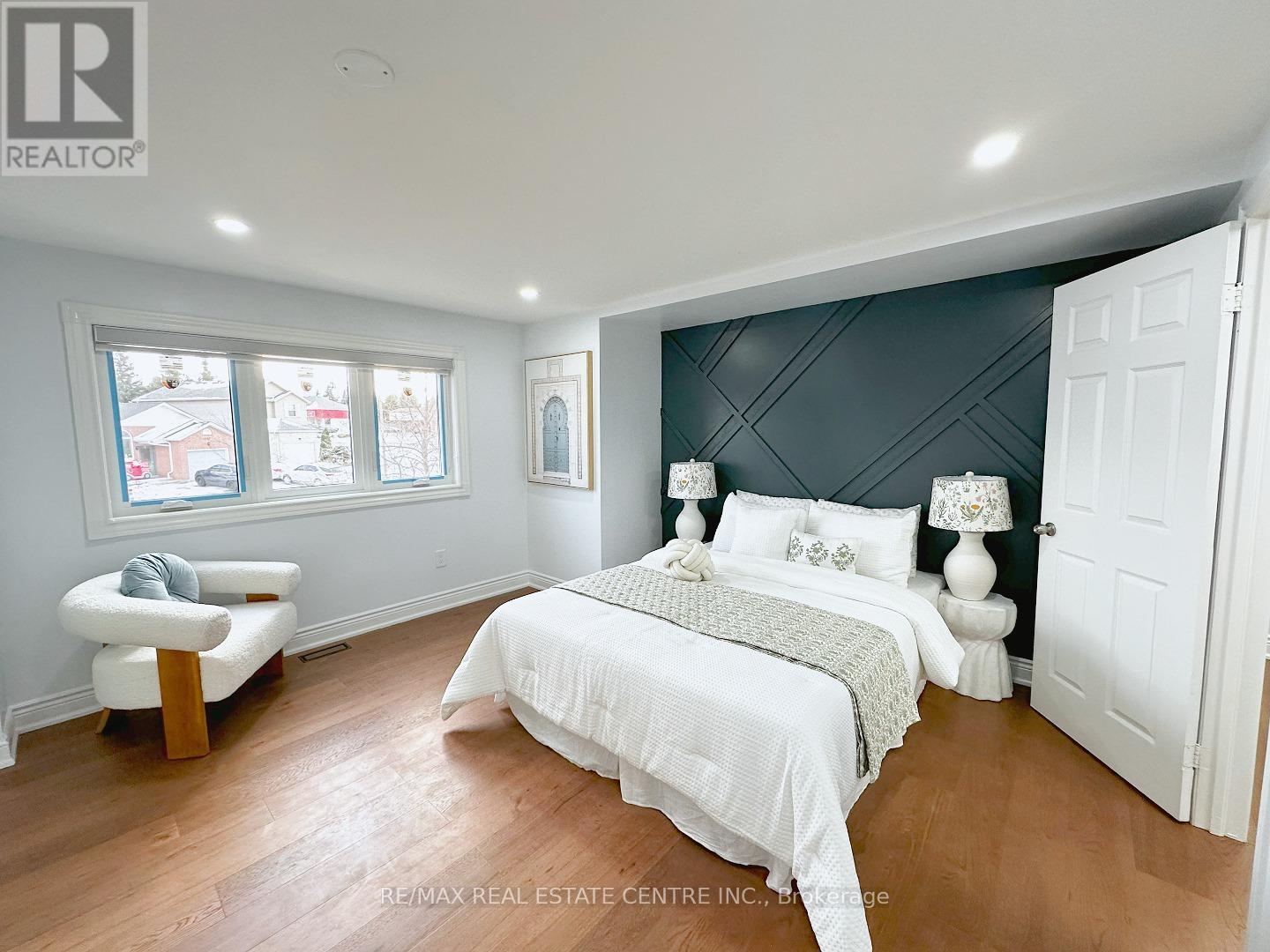 498 BANKSIDE DRIVE - 19