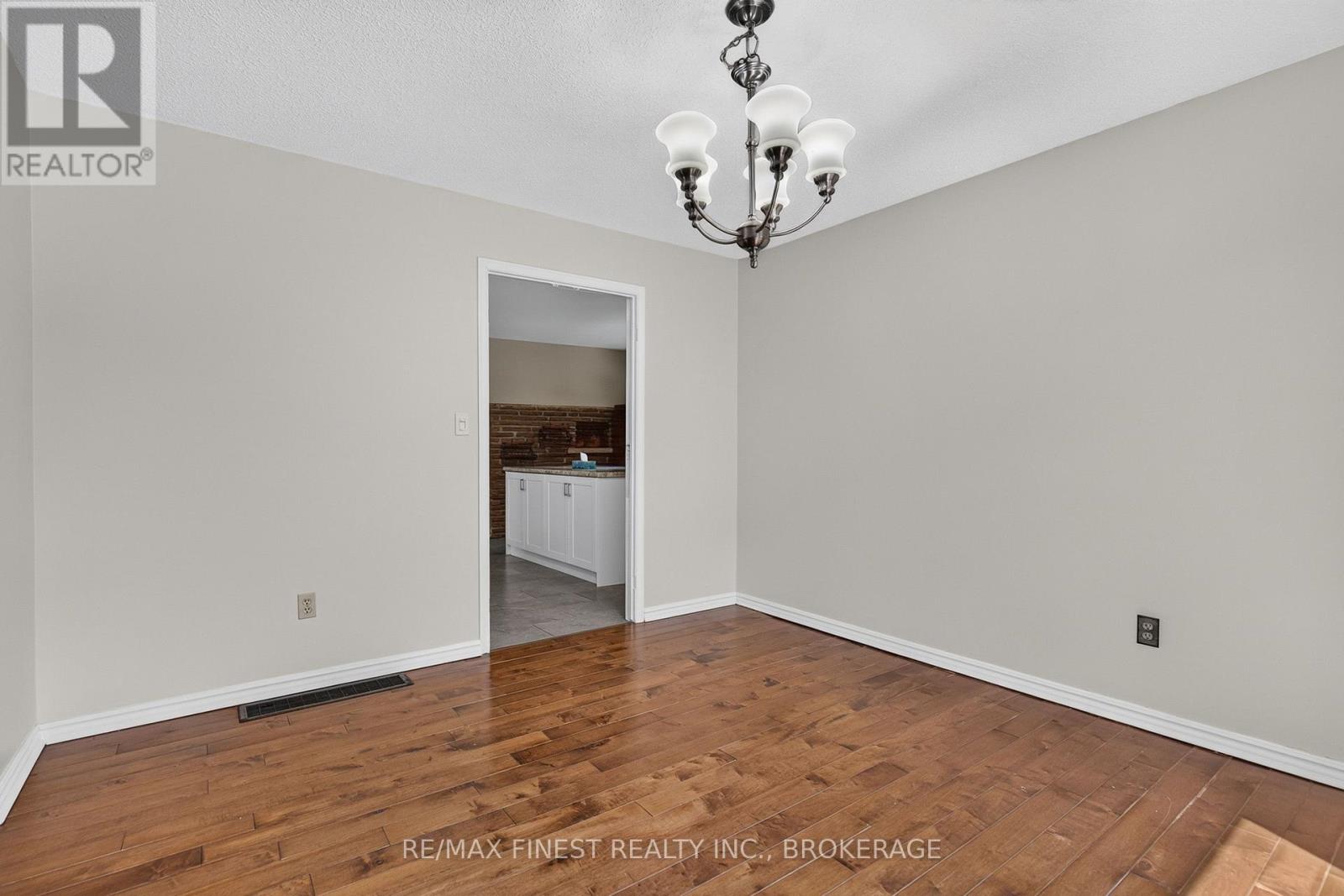 881 LUDGATE CRESCENT - 10