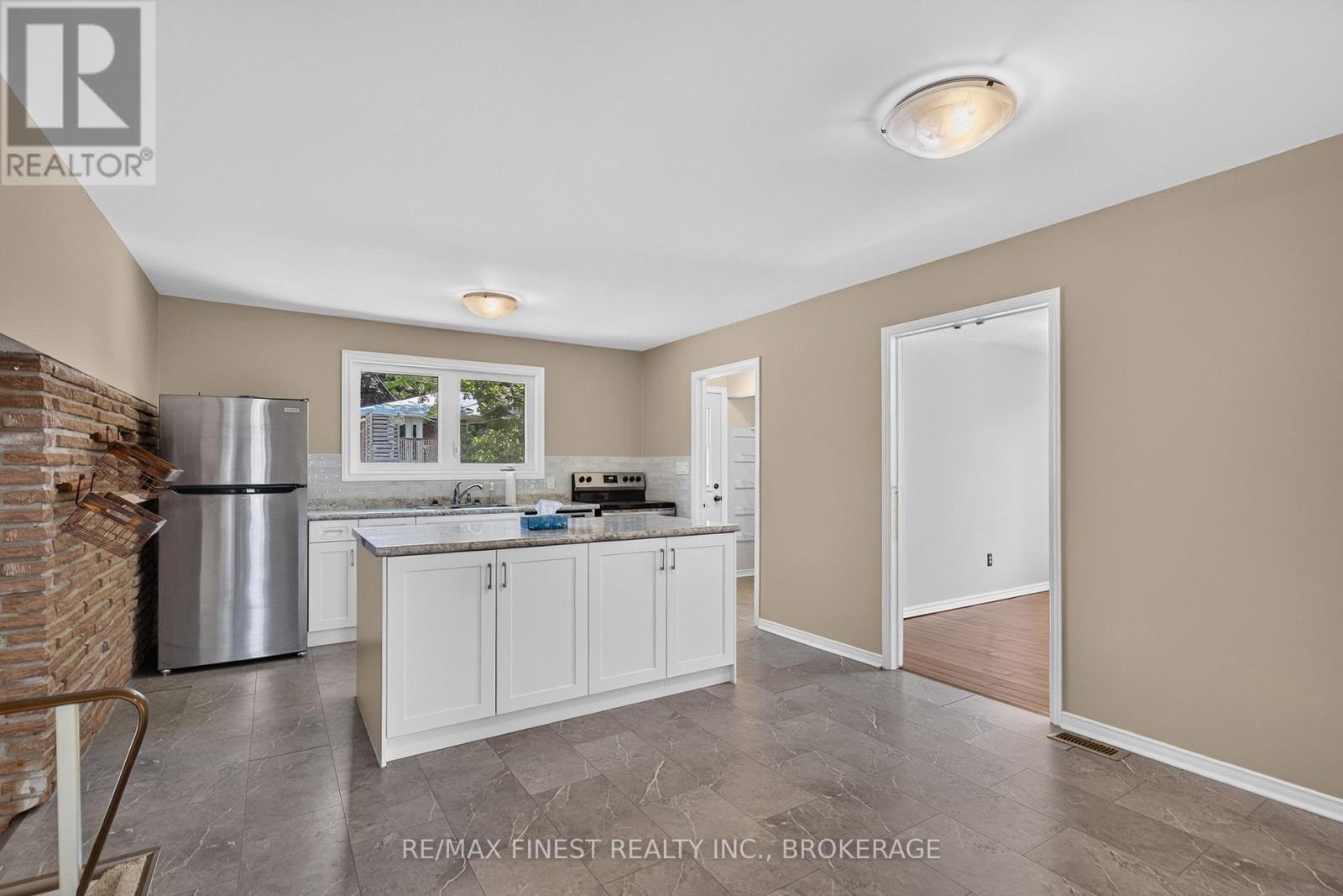 881 LUDGATE CRESCENT - 11