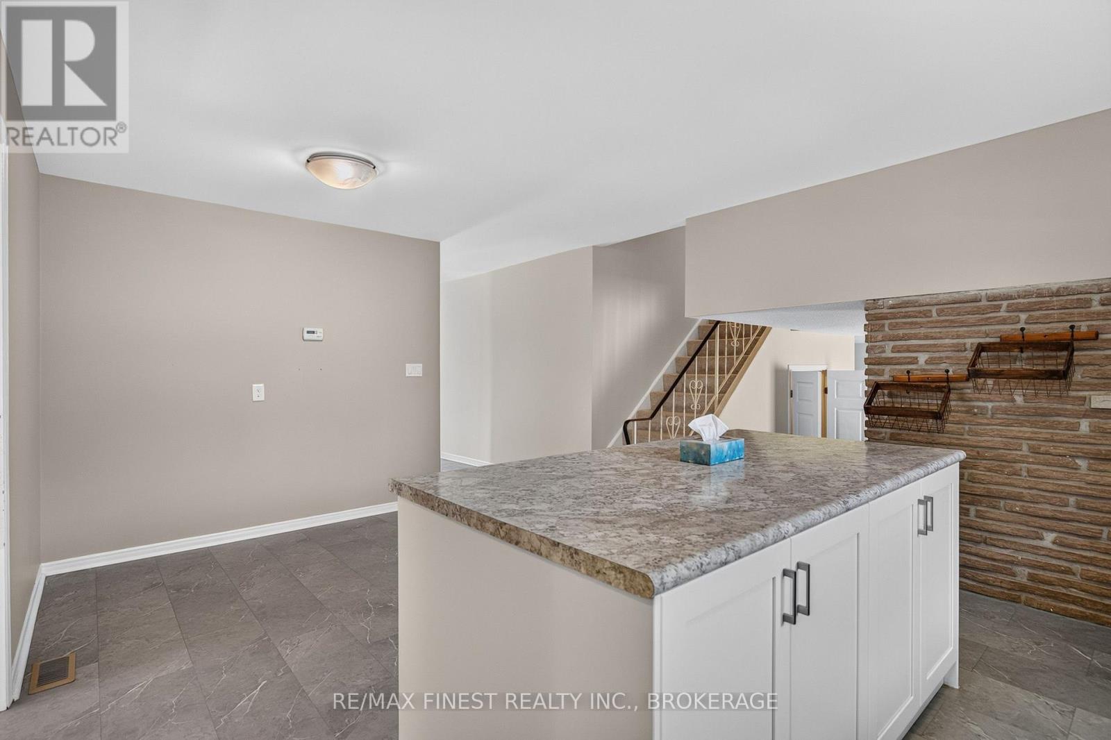 881 LUDGATE CRESCENT - 14