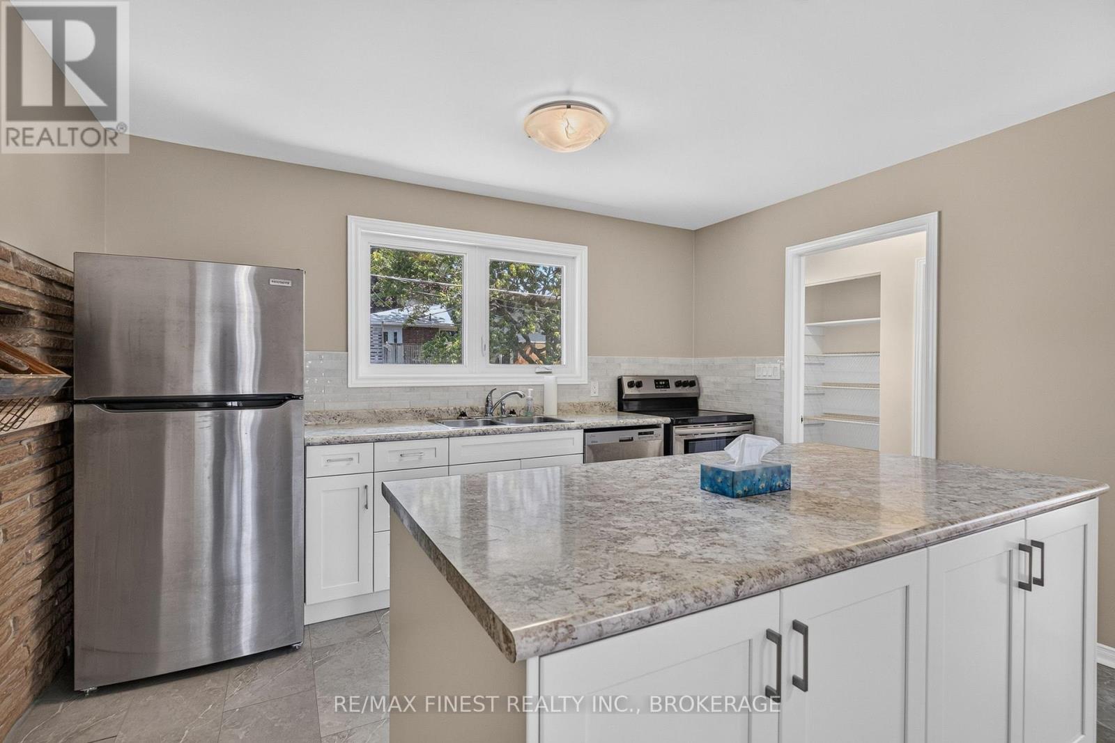 881 LUDGATE CRESCENT - 19