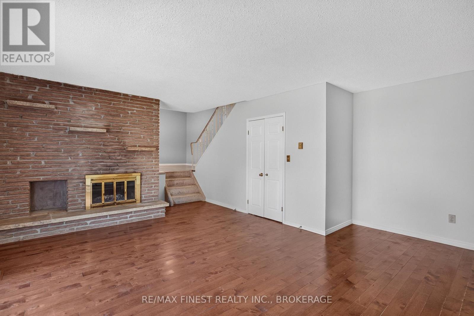 881 LUDGATE CRESCENT - 23