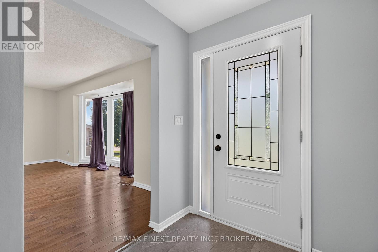 881 LUDGATE CRESCENT - 4