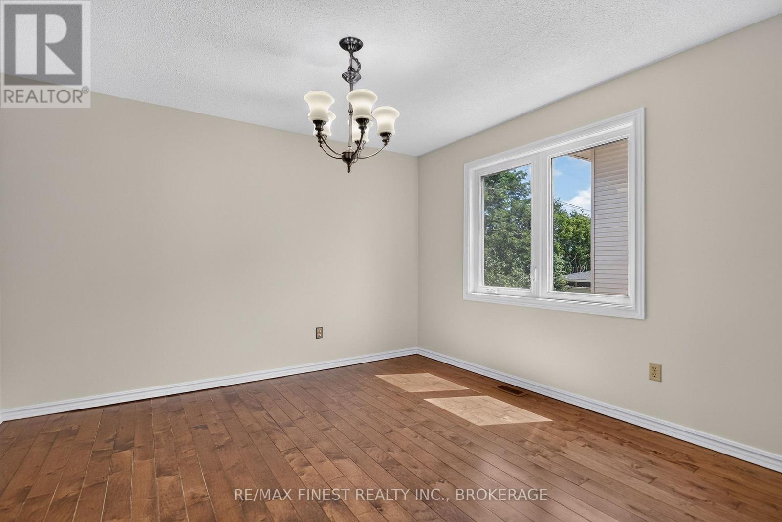 881 LUDGATE CRESCENT - 9