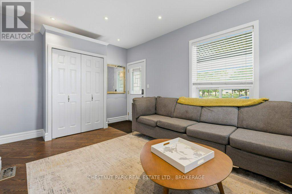 318 YORK STREET - 3