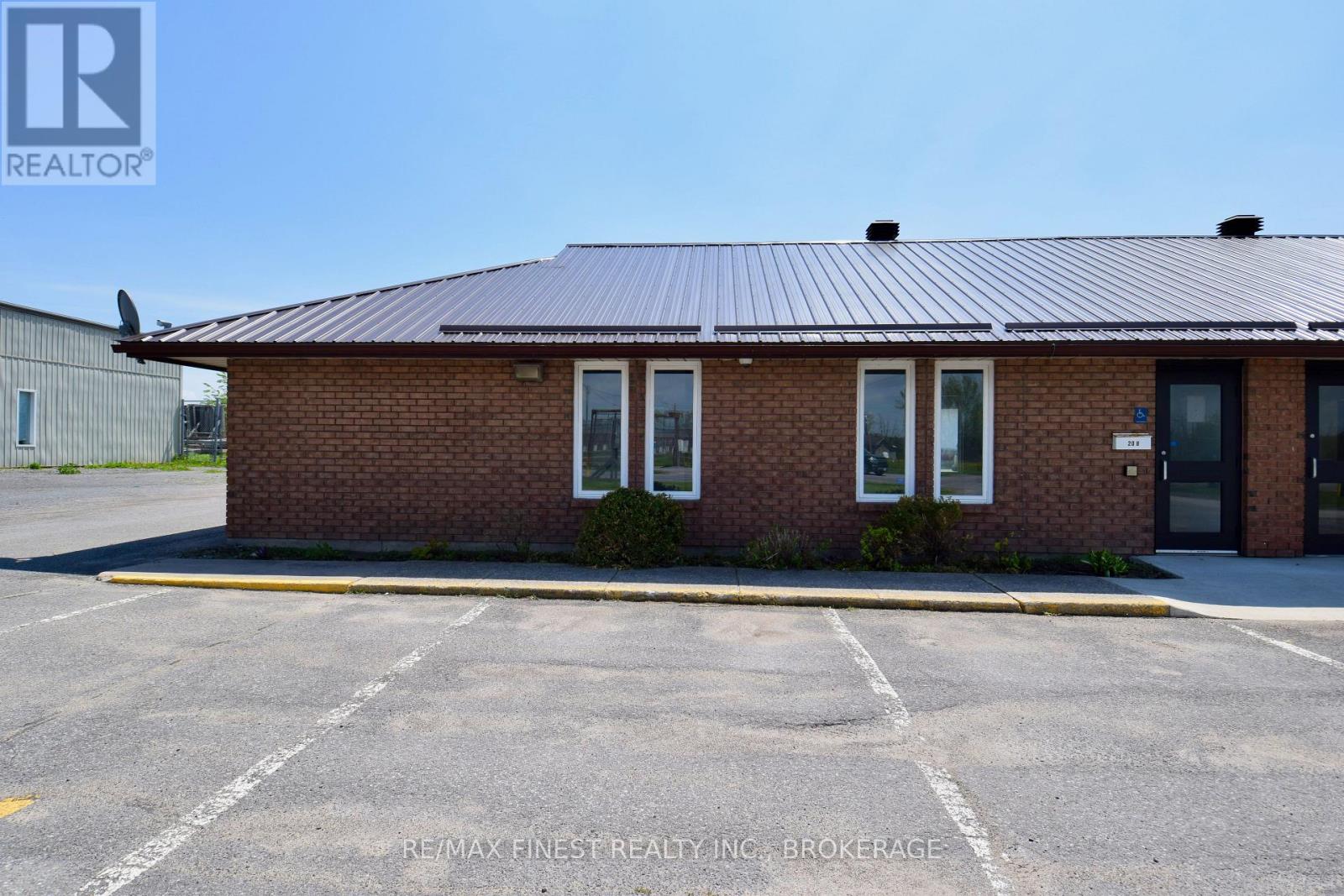 UNIT B - 20 RICHMOND BOULEVARD