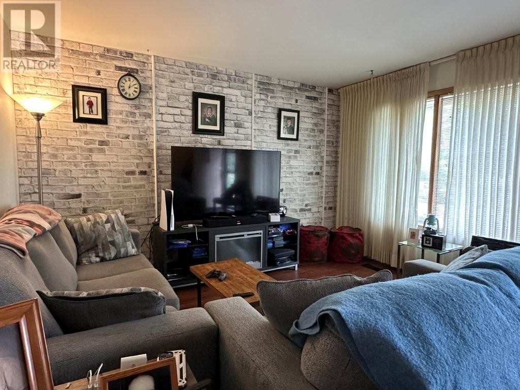 579 Simon Fraser Drive - 11