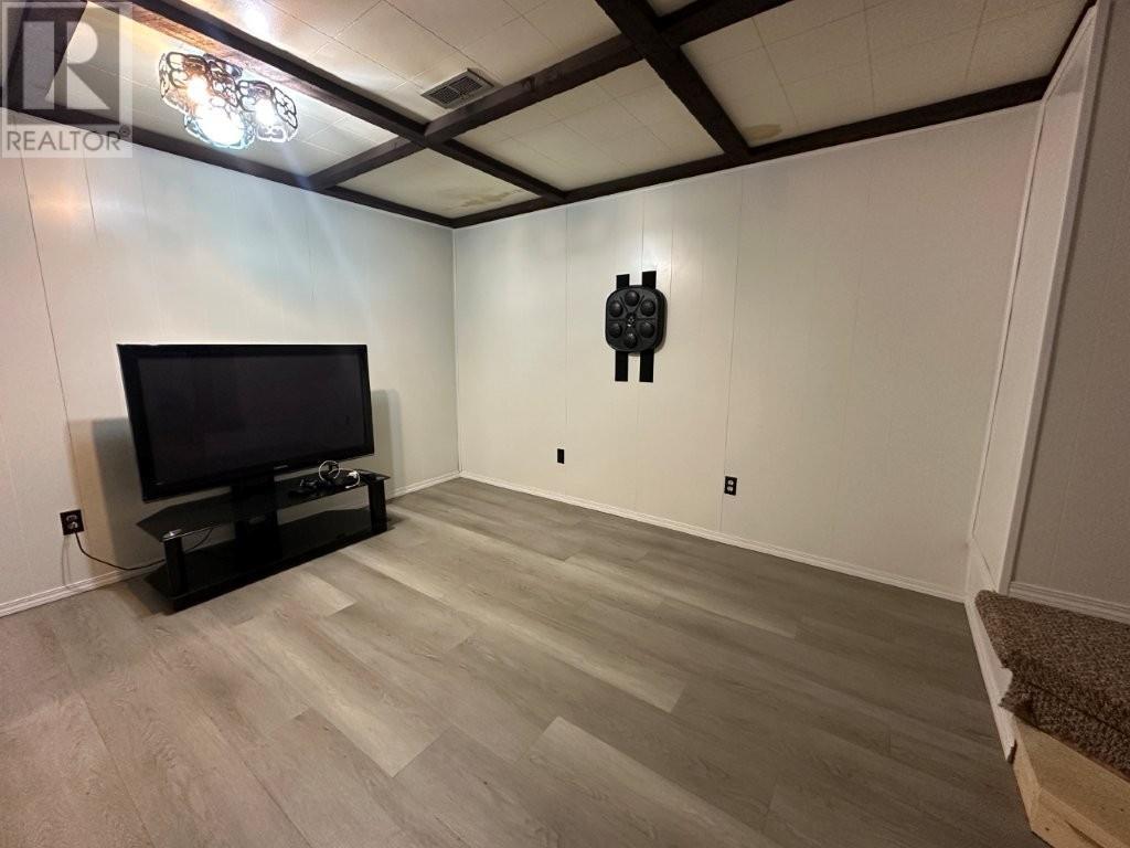 579 Simon Fraser Drive - 32