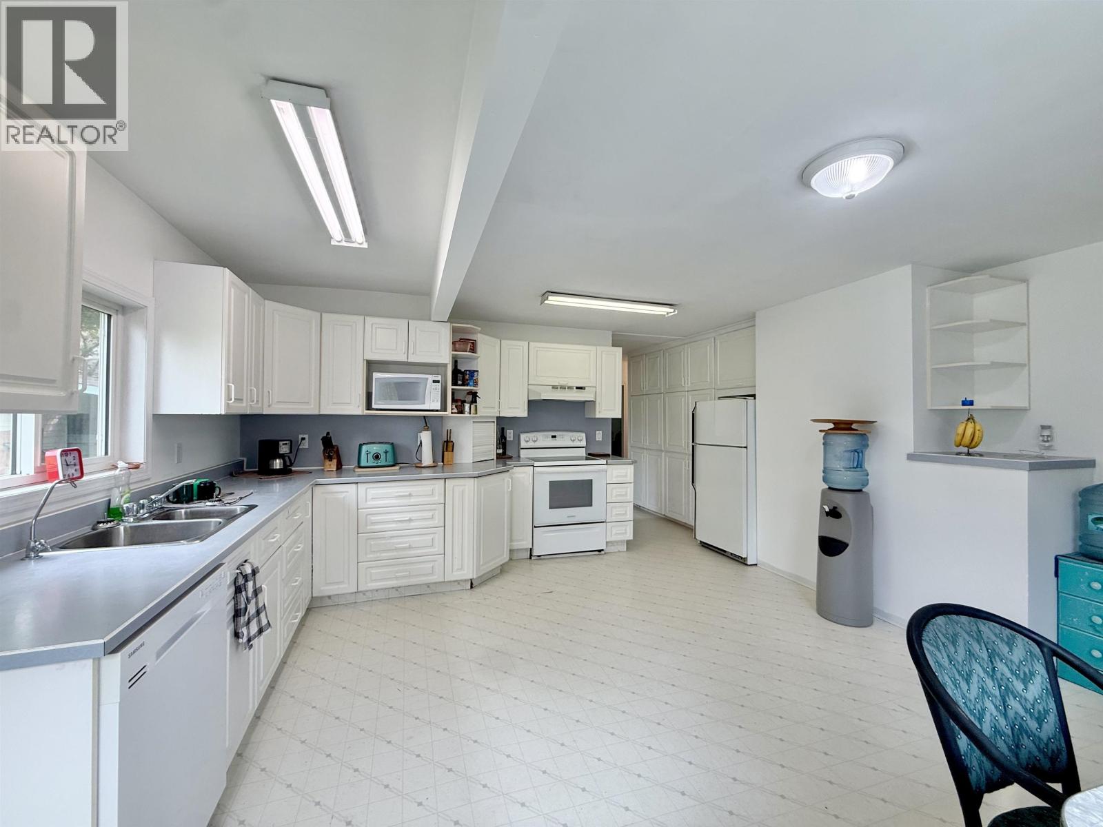 536 BARNARD STREET - 15